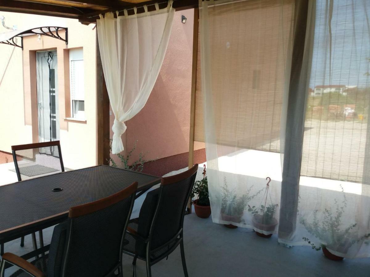 Tomek Apartment Vir Exterior photo